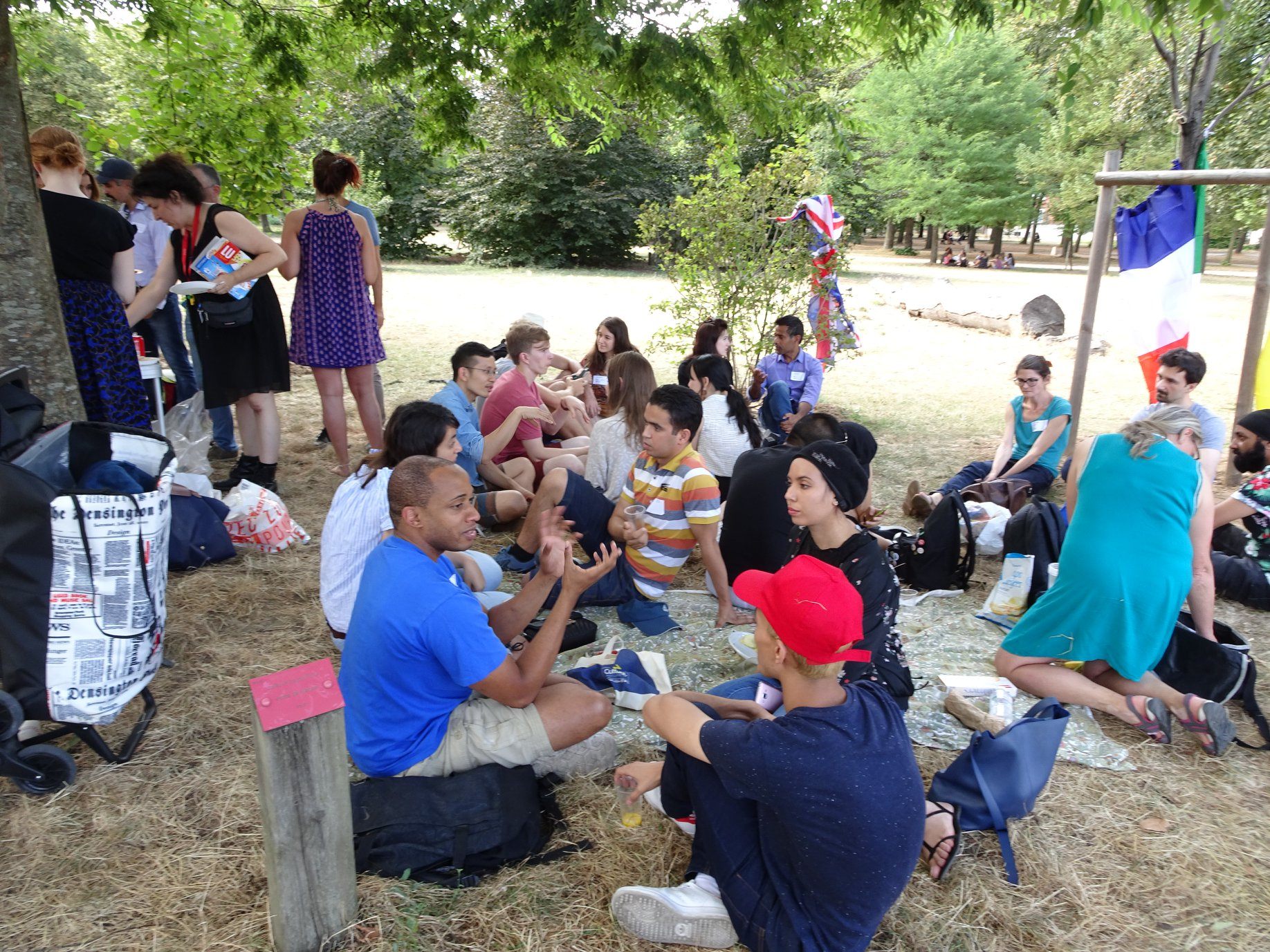 Pique-nique de langues PolyglotClub Paris dans un parc