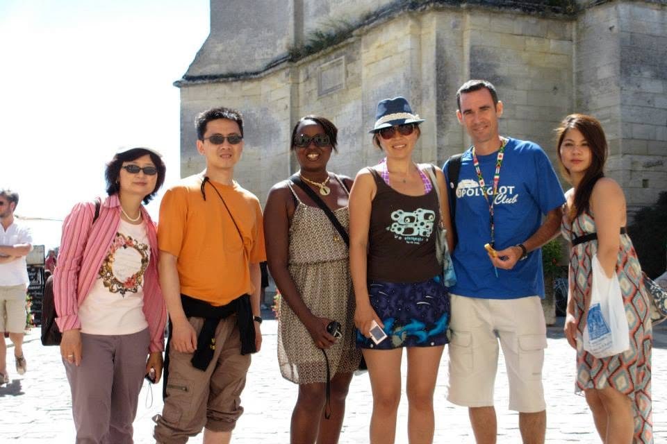 Les voyages prolongent les rencontres : plus de temps, plus de conversations et de vrais souvenirs en plusieurs langues.