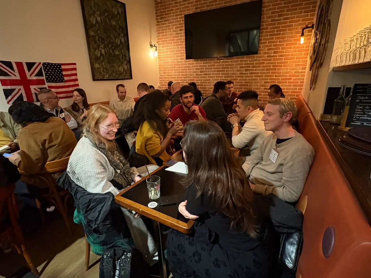 Une soiree PolyglotClub au Baratin : un cadre concret pour pratiquer l'anglais a l'oral, rencontrer des internationaux et transformer les ressources apprises en conversations reelles.
